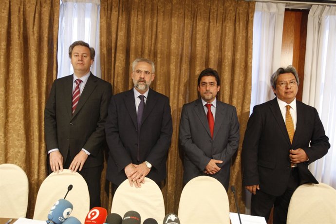 La AVT pide que se demuestre que el Gobierno negocia con ETA