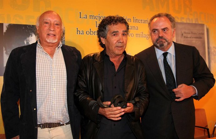Rivera Letelier recoge el Premio Alfaguara 