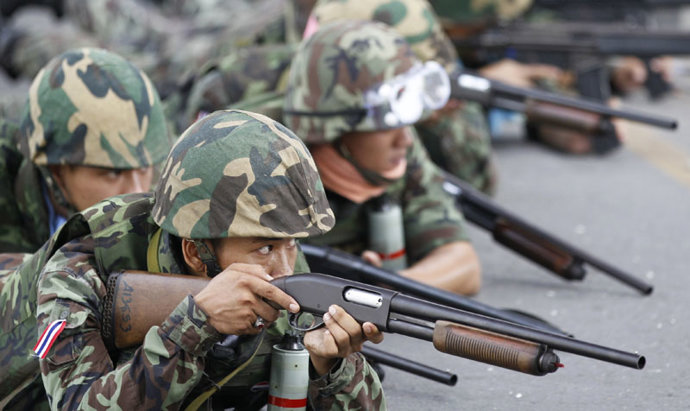 Soldados Tailandeses en una ofensiva contra los 'camisas rojas'