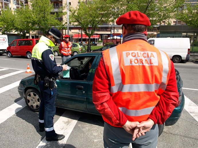 Control Conjunto De Policía Foral Y Policía Municipal De Pamplona.