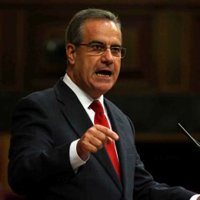 Corbacho: el Gobierno no contempla subir impuestos "de momento"