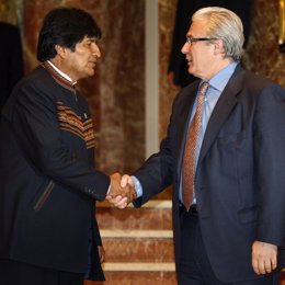 presidente de Bolivia, Evo Morales con el juez Baltasar Garzón