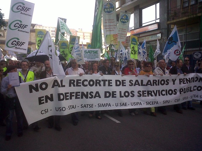 Cabecera De La Manifestación En Oviedo.
