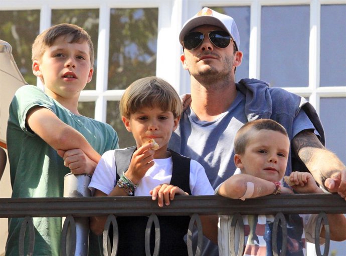 Brooklyn, Romeo y Cruz con su padre David Beckham