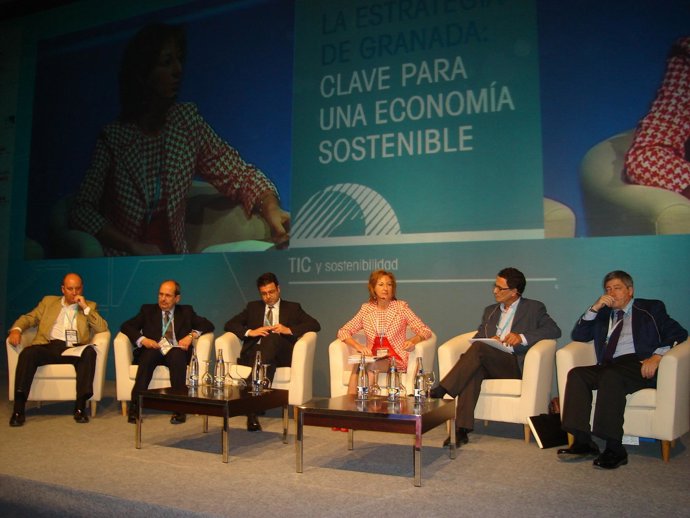 Instantánea Del Debate Sobre Infraestructuras Hidráulicas Y TIC