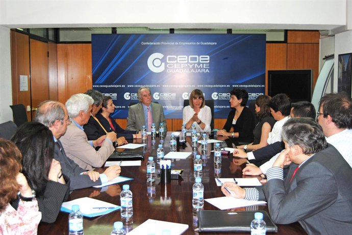 La Consejera De Educación Durante La Reunión Con Empresarios De Guadalajara