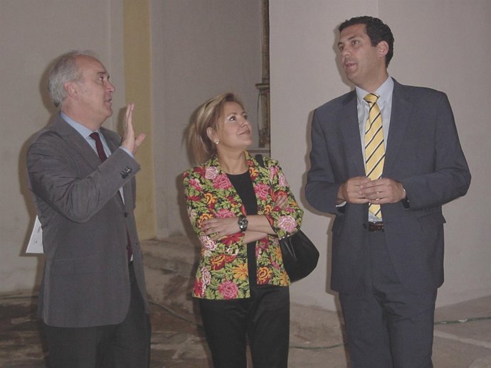 Valdeón (Centro), Durante Su Visita A La Ermita Zamorana.