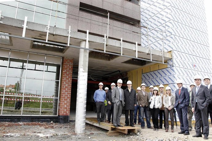 Un Momento De La Visita A Las Obras