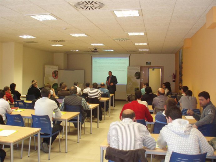 En Los Cursos Han Participado 120 Personas