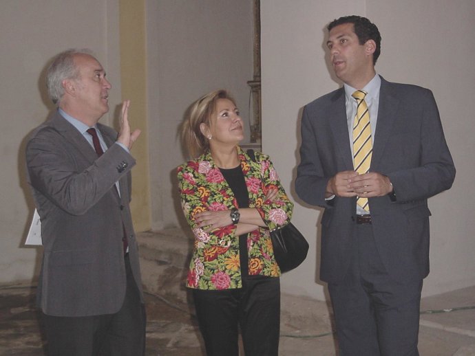 Valdeón (Centro), Durante Su Visita A La Ermita Zamorana.