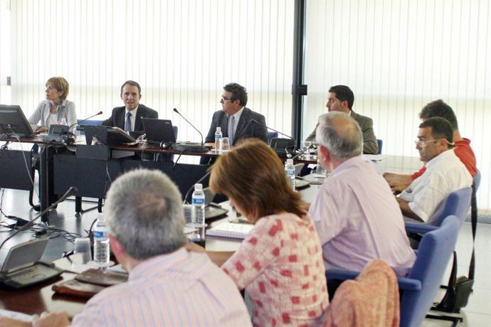 Imagen De Los Vicerrectores Durante La Reunión.