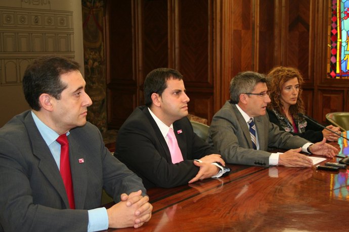 Francisco Fernández Presenta Las Medidas Del Ayuntamiento