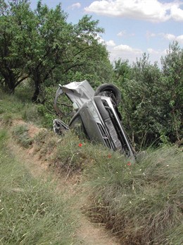 Heridos Dos Jóvenes Tras Volcar Con Su Vehículo En La N-161 A La Altura De Corel