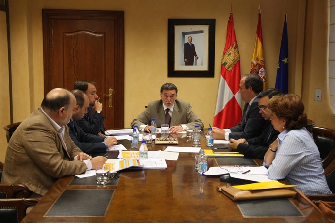 El Delegado Del Gobierno Presenta Las Medidas Zurbano A Emprsarios Y Sindicatos.