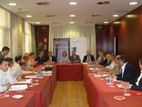 Cospedal dice que en el PP están "abiertos" a reunirse con el Gobierno para dar solución al aeropuerto de Ciudad Real