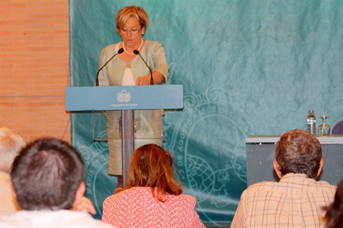 La presidenta de la Diputación interviene en la inauguración de la jornada 'La d