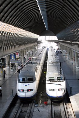 Trenes en la estación de Santa Justa, en Sevilla