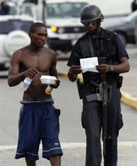 El Gobierno anuncia una investigación independiente de la operación que ha dejado 73 muertos en Kingston