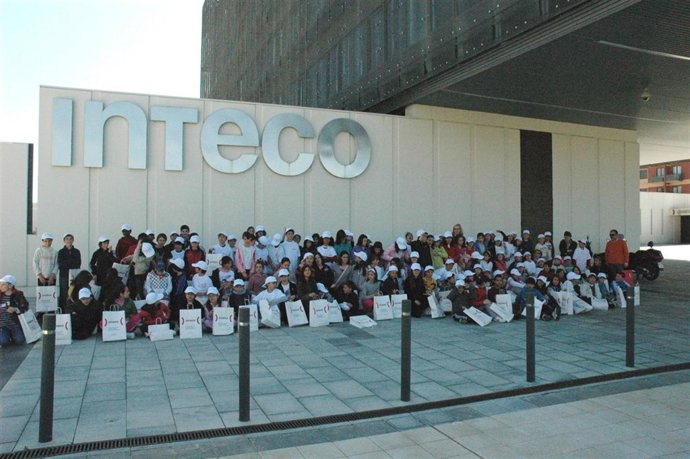 Participantes En La Charla Con Motivo Del Día De Internet.
