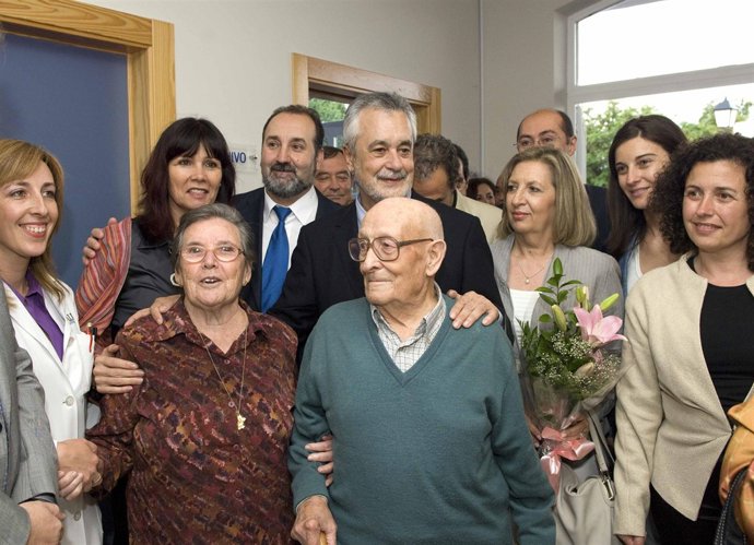 El presidente de la Junta de Andalucía, José Antonio Griñán, inaugura un centro 