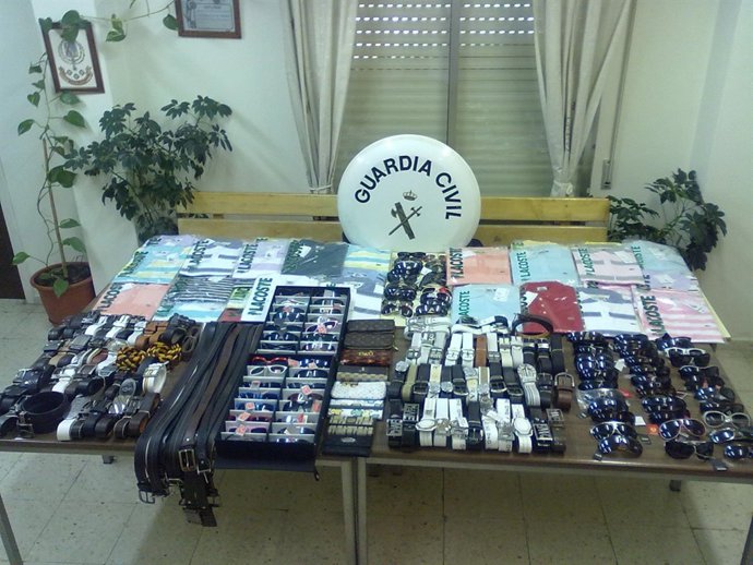 Material intervenido por la Guardia Civil.