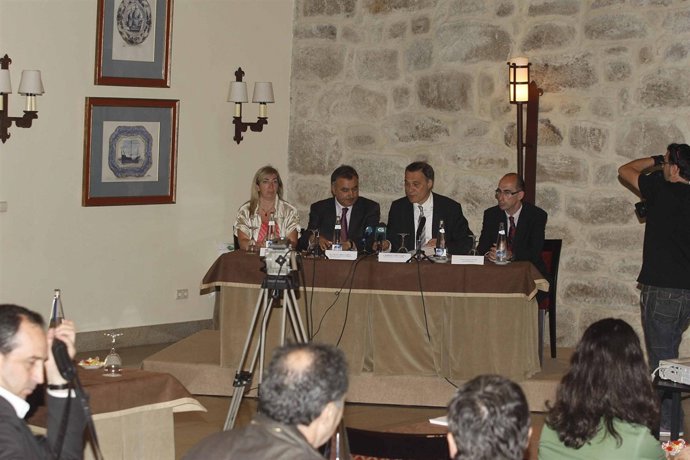 Un momento del acto celebrado en el Parador de Baiona.