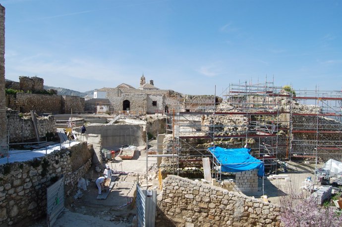 Obras en el recinto fortificado de Baena.