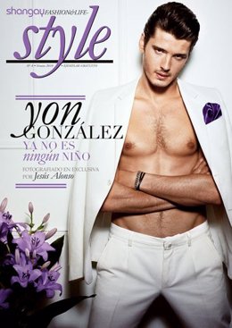 El actor de 'El Internado' Yon González, posa para la portada de 'Shangay Style'
