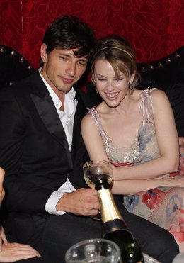 Andrés Velencoso y Kylie Minogue