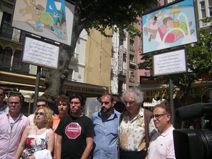 Protesta por una caroca "homófoba" en el Corpus de Granada