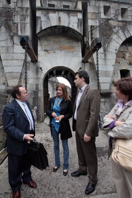 Visita de Carmen Pardo y Diego Calvo al Castillo de la Palma