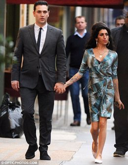 Amy Winehouse y Reg Traviss