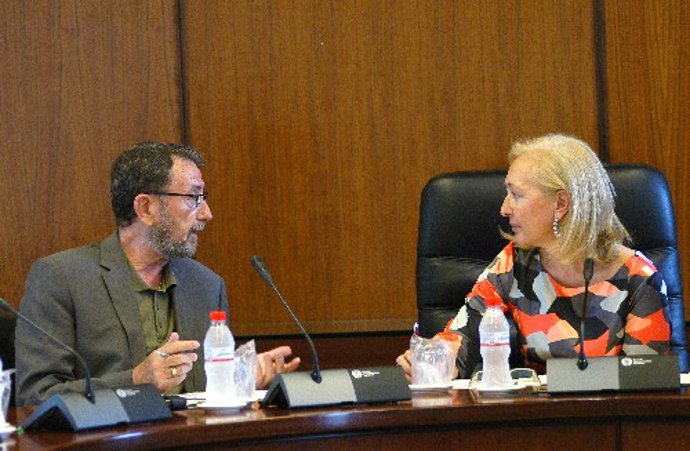 Manuel Gracia y Fuensanta Coves durante la Junta de Portavoces