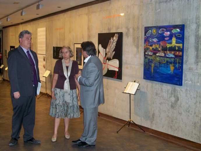Gabi Serrano, Amaya Aleixandre y Cris Gabarrón, durante la presentación de la ex