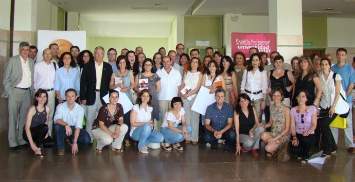 Alumnos Y Profesores Participantes En El Curso