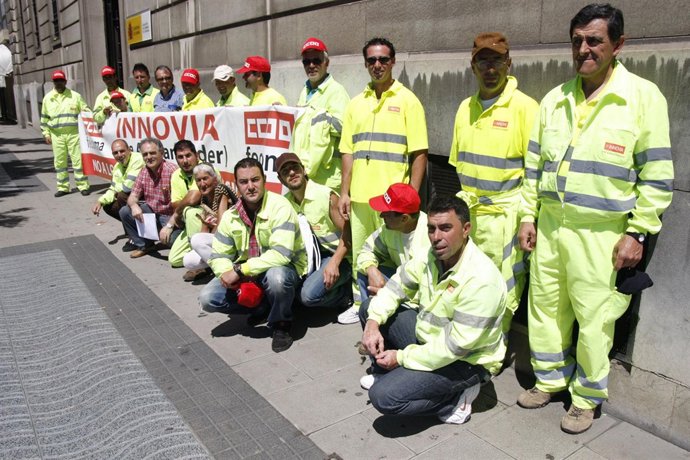 Trabajadores de la A-8
