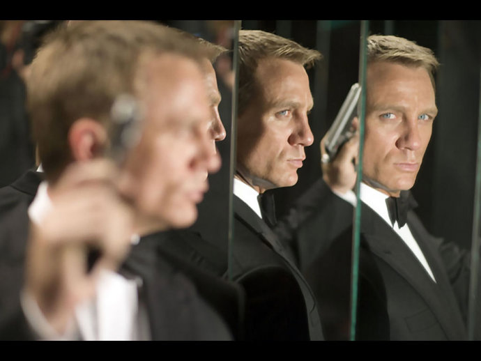 Daniel Craig como James Bond