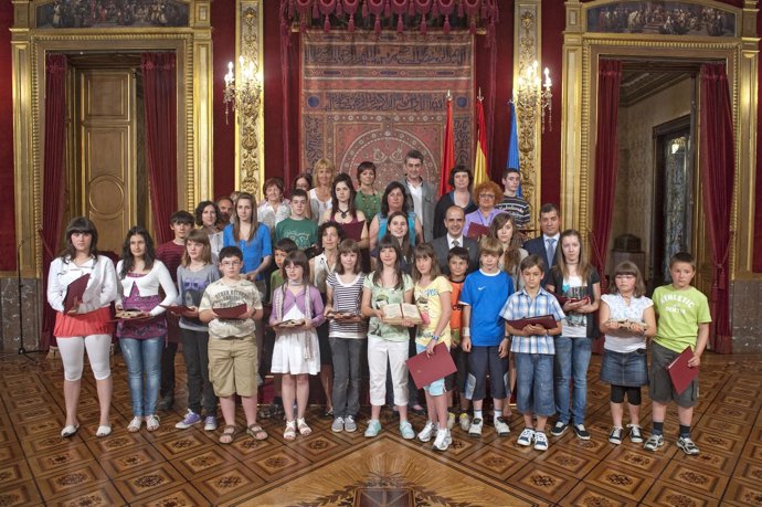 Entregados los premios de los concursos escolares en lengua vasca 2010.