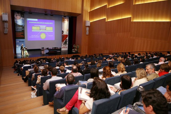 Imagen de la jornada sobre audiología pediátrica en Pamplona.