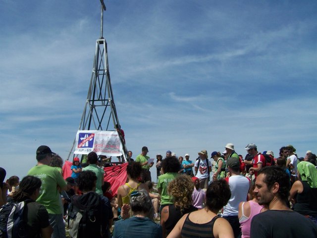 Participantes en la  subida al Monte Humión