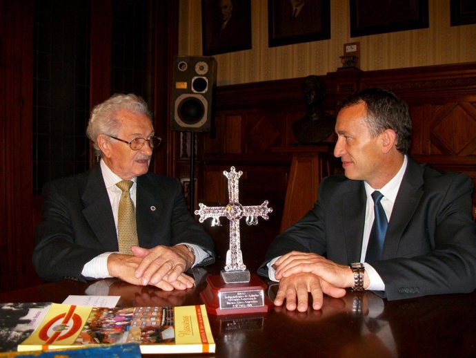 Miguel Ángel Villalba, a la derecha, junto a José Antonio Nespral