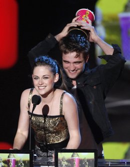Pattinson y Stewart en los MTV Movie Awards