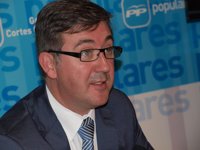 El PP acusa al PSOE de "perpetrar un atraco a la negociación, la democracia y la justicia" con relación al aeropuerto