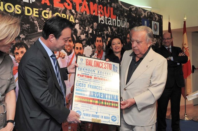 Cobo en la presentación de la exposición sobre la selección española de Balonces