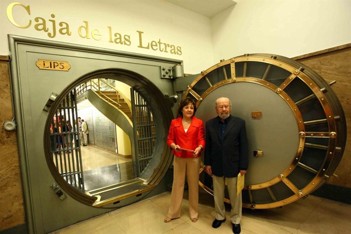 José Manuel Caballero Bonald deposita su legado en la Caja de las Letras