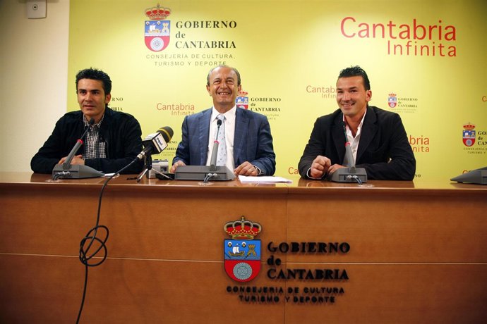 Marcano junto a los hermanos Agüeros 