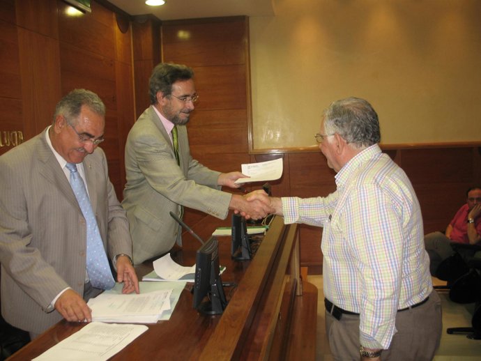 López y Lara entregan resoluciones en el marco del Plan Renove 