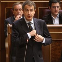 Zapatero dice que el gasto social sólo se reduce un 0,5% 