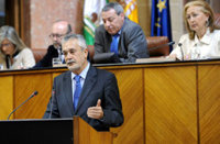 Griñán suprimirá 110 empresas públicas y reprogramará 846 millones de inversión en infraestructuras