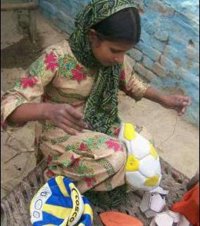 Denuncian el incumplimiento de los derechos laborales de fabricantes de balones